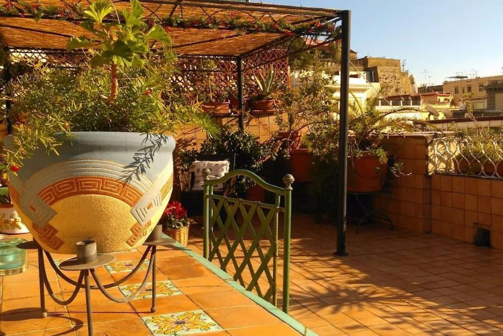 Amazing Roof In The Heart Of Naples! Appartement Napels